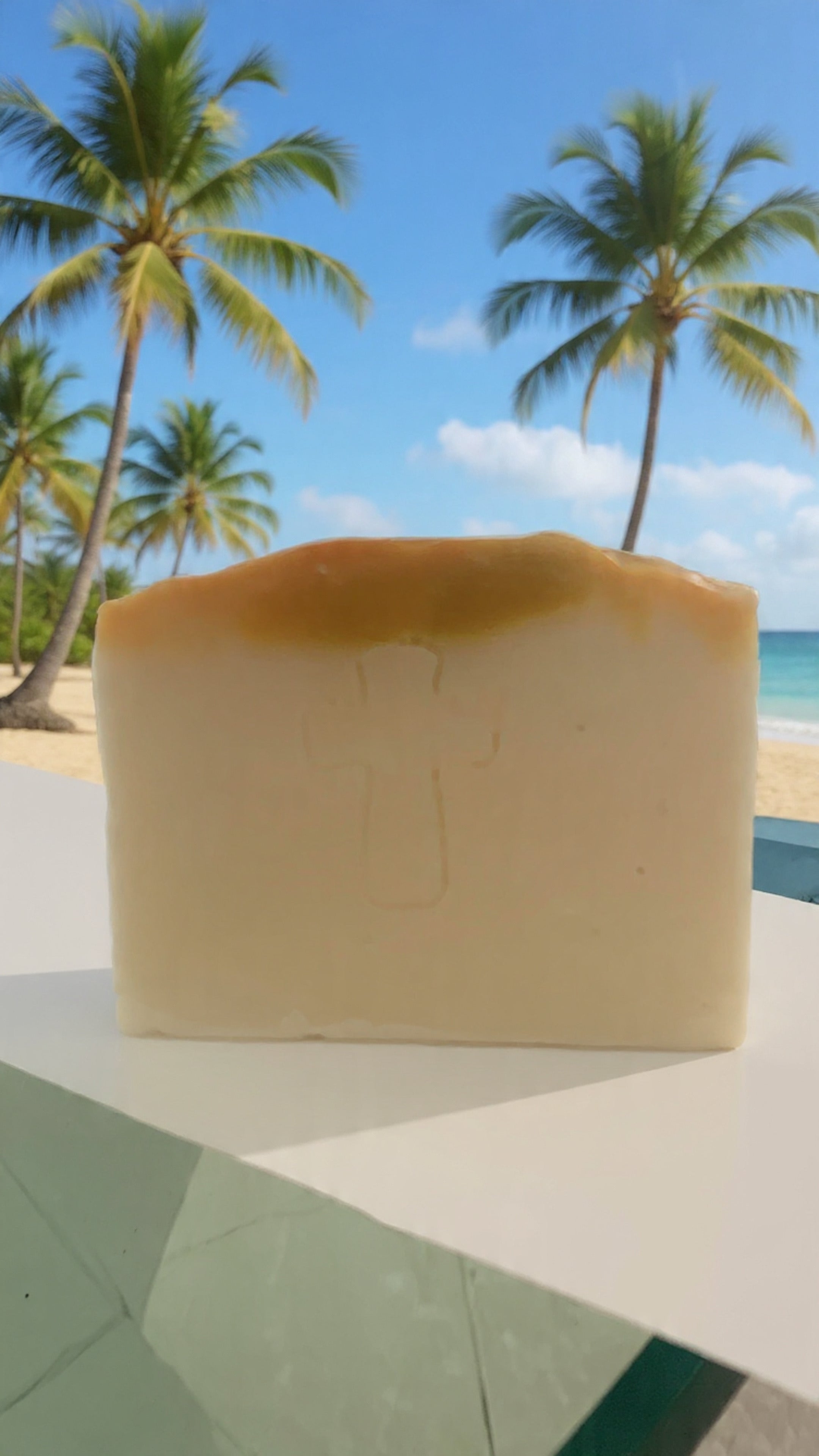 Butter Bliss Turmeric, wisk yourself away with this tropical scent, fruit paradise with creamy coconut, passion fruit and grapefruit. Feels fresh and reinvigorated