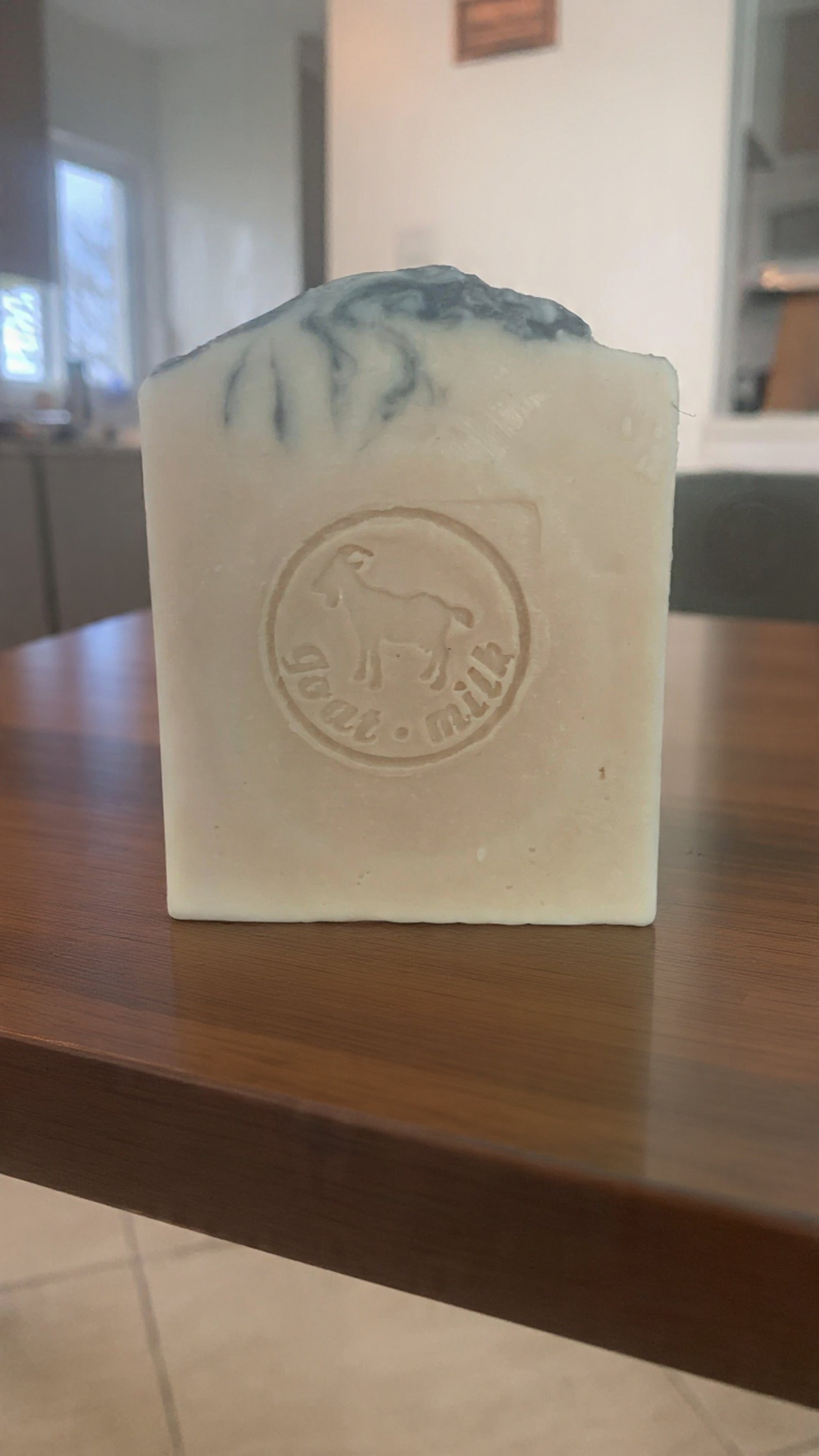 Herbal Flower Garden perfect herbal combination of Lavender Sage followed by middle notes of dill, patchouli and musk.